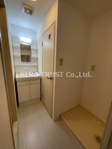 アイディール中之島の洗面所|使いやすい居間です