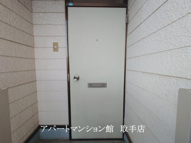 ヴィライースト(Villa East)の玄関