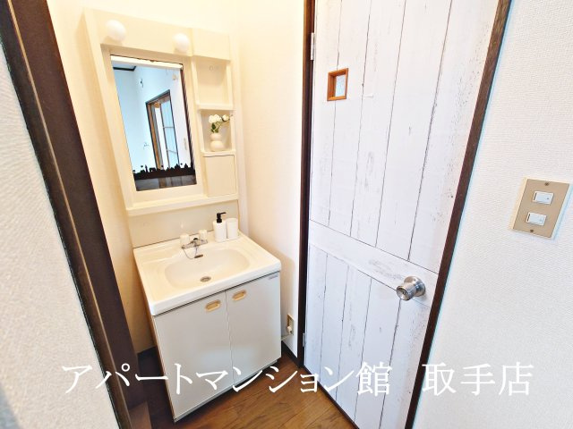 ヴィライースト(Villa East)の独立洗面台