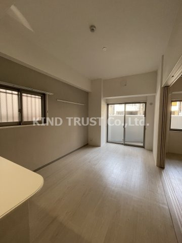 ルアナ北梅田の居間・リビング|使いやすいリビングです