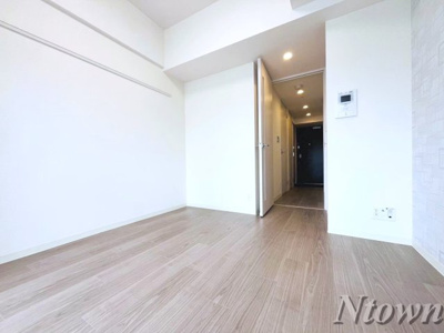 【居間・リビング】 | プレサンス丸の内アドブル | こちらのリビングで趣味の時間をお楽しみください