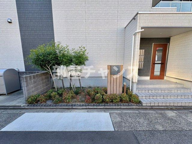 リブリ・浄心Aのエントランス