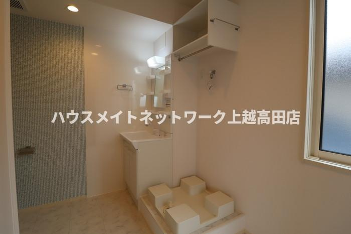 Higashishiro Park Houseの洗面所|洗髪洗面化粧台・洗濯機置場