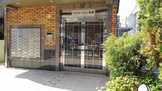 ホークシティ駅南のエントランス
