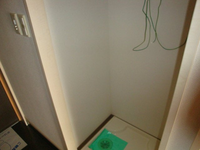 【設備】 | コーポ・ブルースカイ | 洗濯機置場