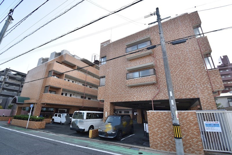 ライオンズマンション西新第2の外観