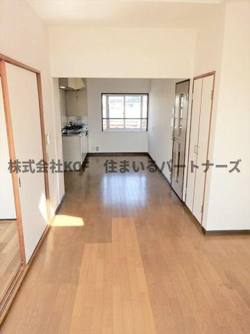 上津コーポB棟の居間・リビング|使いやすい居間です