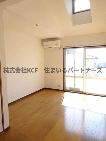 上津コーポB棟の内装|明るい室内です