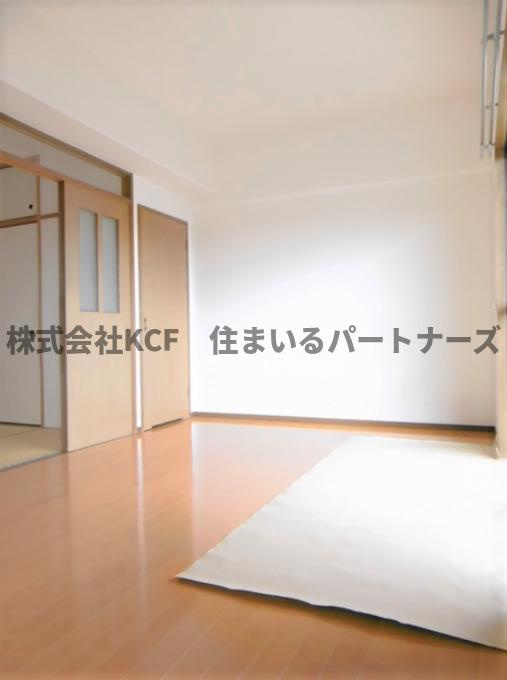 エテルナエーカーズの居間・リビング|使いやすいリビングです