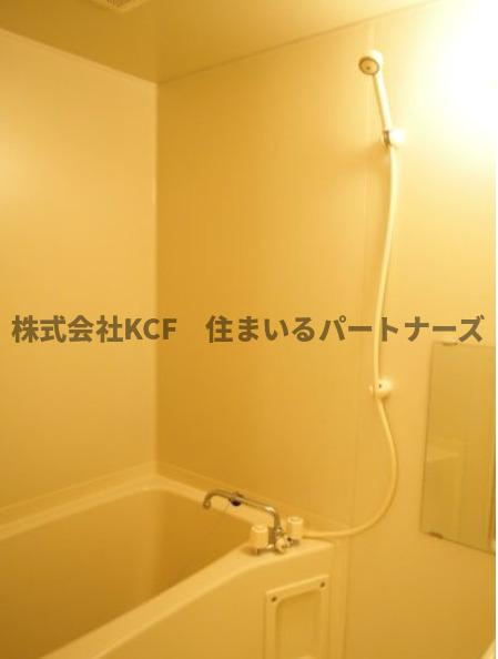 エクレールフラッツの浴室|落ち着いた空間のお風呂です