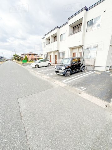 ラ・ソレイユの駐車場|駐車スペースもあります☆