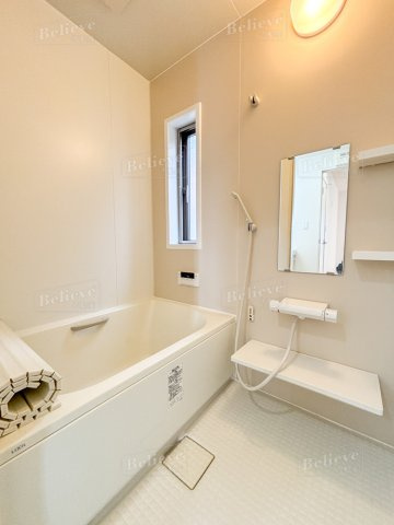 ラ・ソレイユの浴室|追い焚き機能付きのお風呂です♪