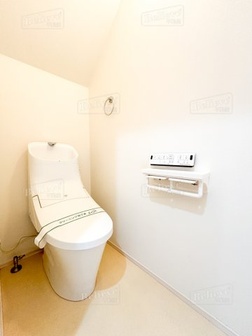 ラ・ソレイユのトイレ|嬉しい温水洗浄便座付き♪