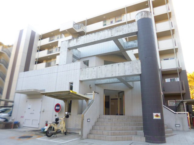 レーベンリヴァーレ美杉台グローブヒルズの外観|西武池袋線「飯能」駅徒歩11分、総戸数86戸・利便性の良い立地のマンションです♪