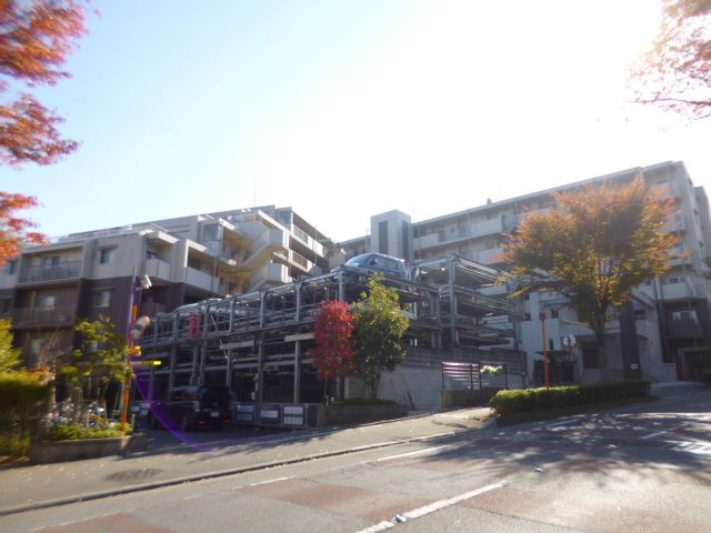 レーベンリヴァーレ美杉台グローブヒルズの外観