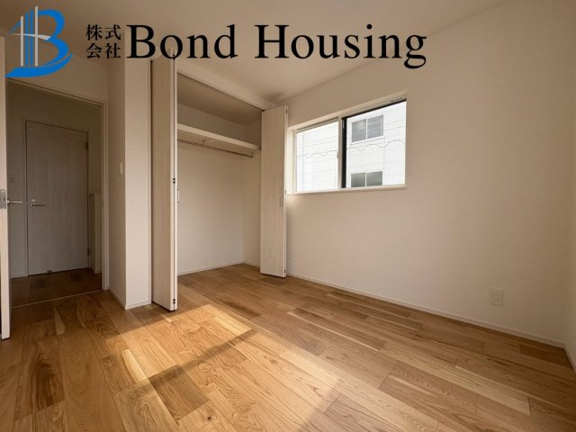 南東角地　2面バルコニー　西区北別府５丁目2号棟　新築戸建の洋室