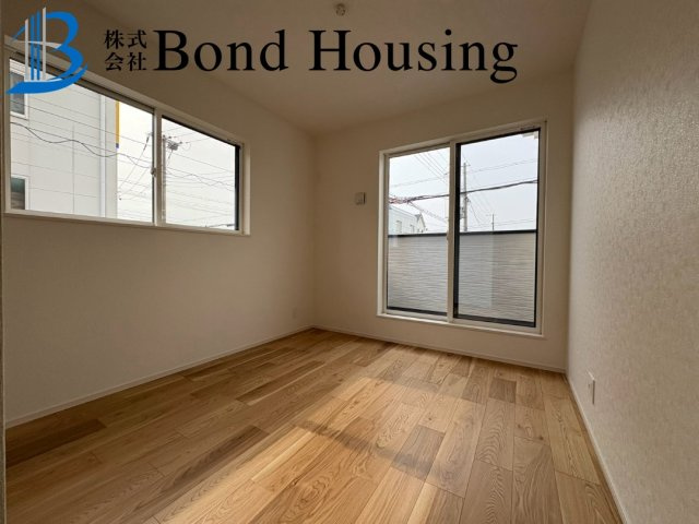 南東角地　2面バルコニー　西区北別府５丁目2号棟　新築戸建の洋室