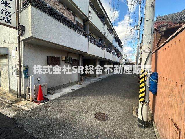 布市町3丁目中古戸建の前面道路含む現地写真|前面道路含む現地写真です