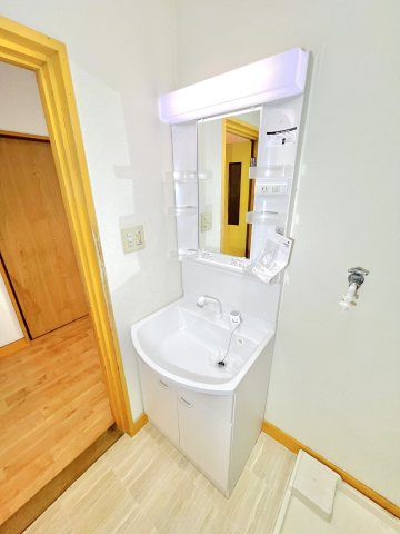 サンビレッジシンエイの独立洗面台