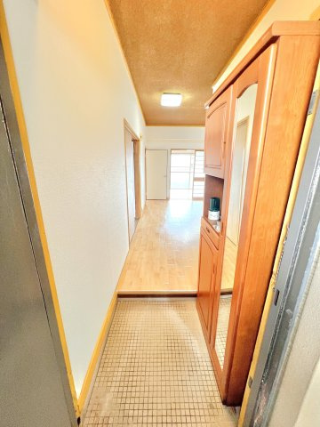 サンビレッジシンエイの玄関