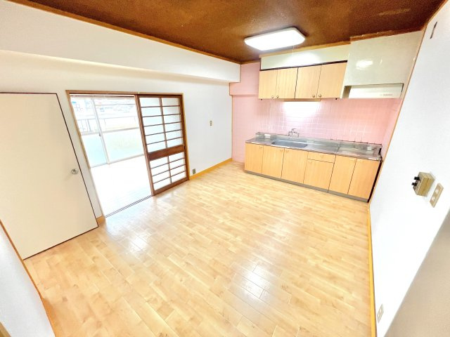 サンビレッジシンエイの居間・リビング