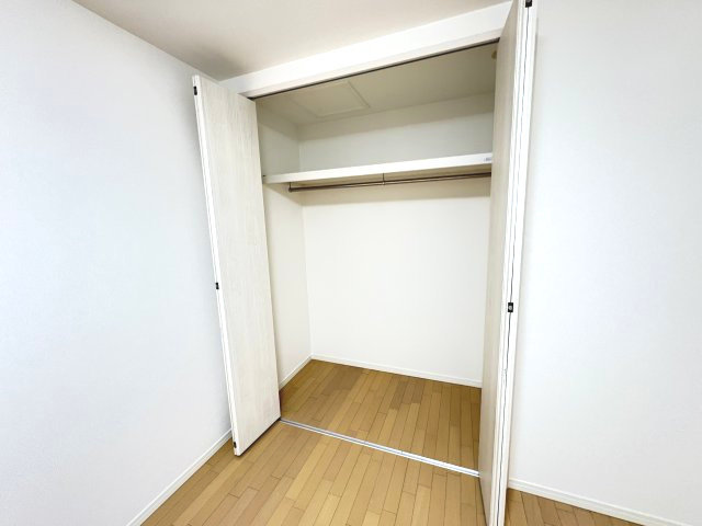 ハイユニタウン532号棟西棟の収納