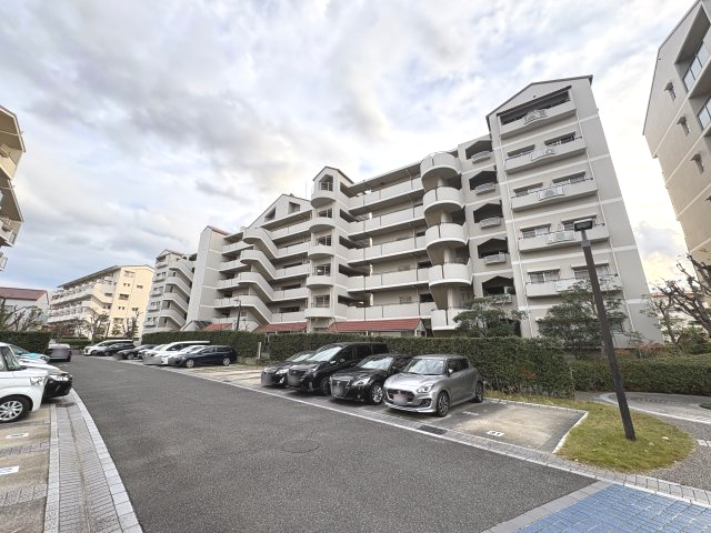 ハイユニタウン532号棟西棟の外観