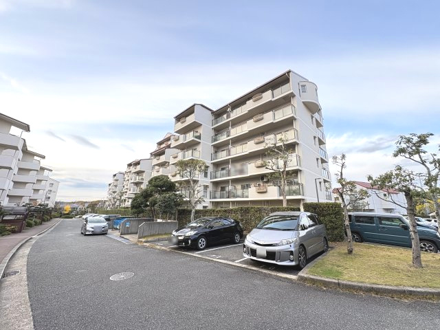 ハイユニタウン532号棟西棟の外観