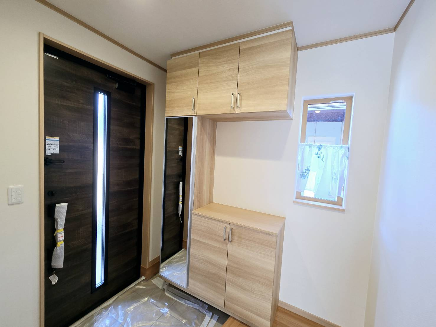 八戸市諏訪2丁目 B棟の玄関