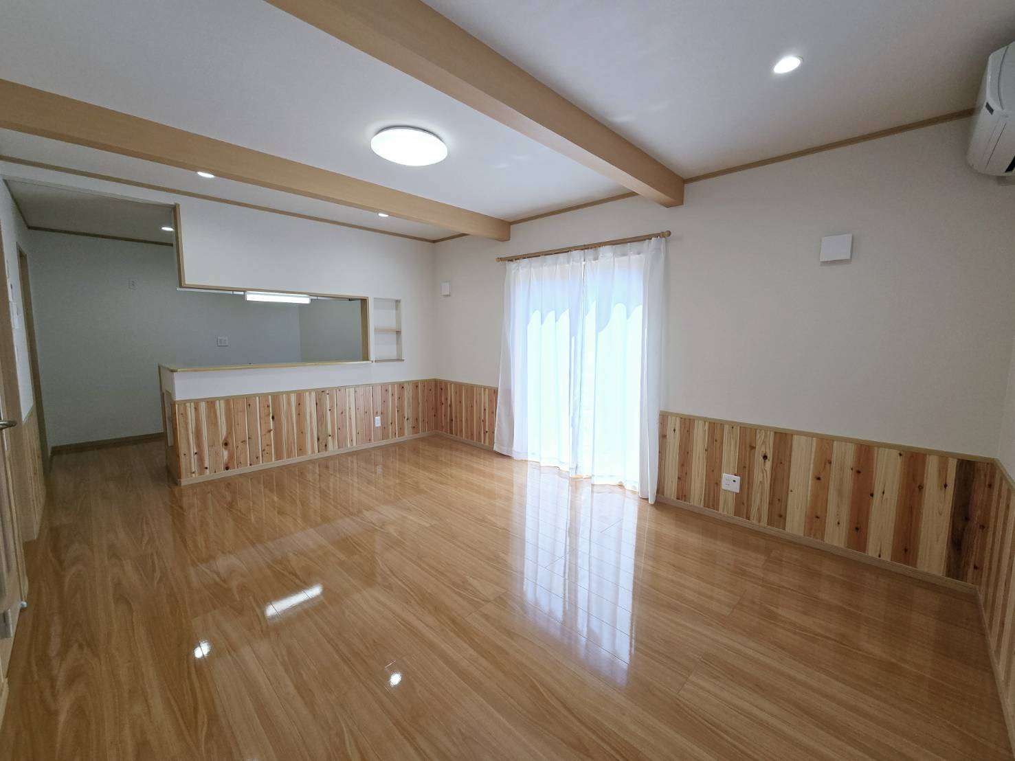 八戸市諏訪2丁目 B棟の居間・リビング