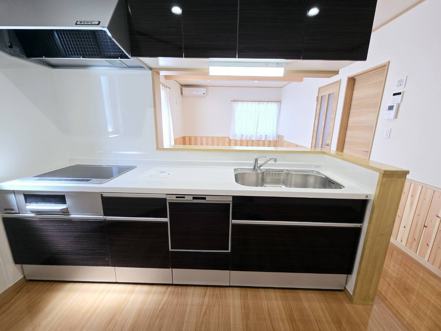 八戸市諏訪2丁目 B棟の居間・リビング