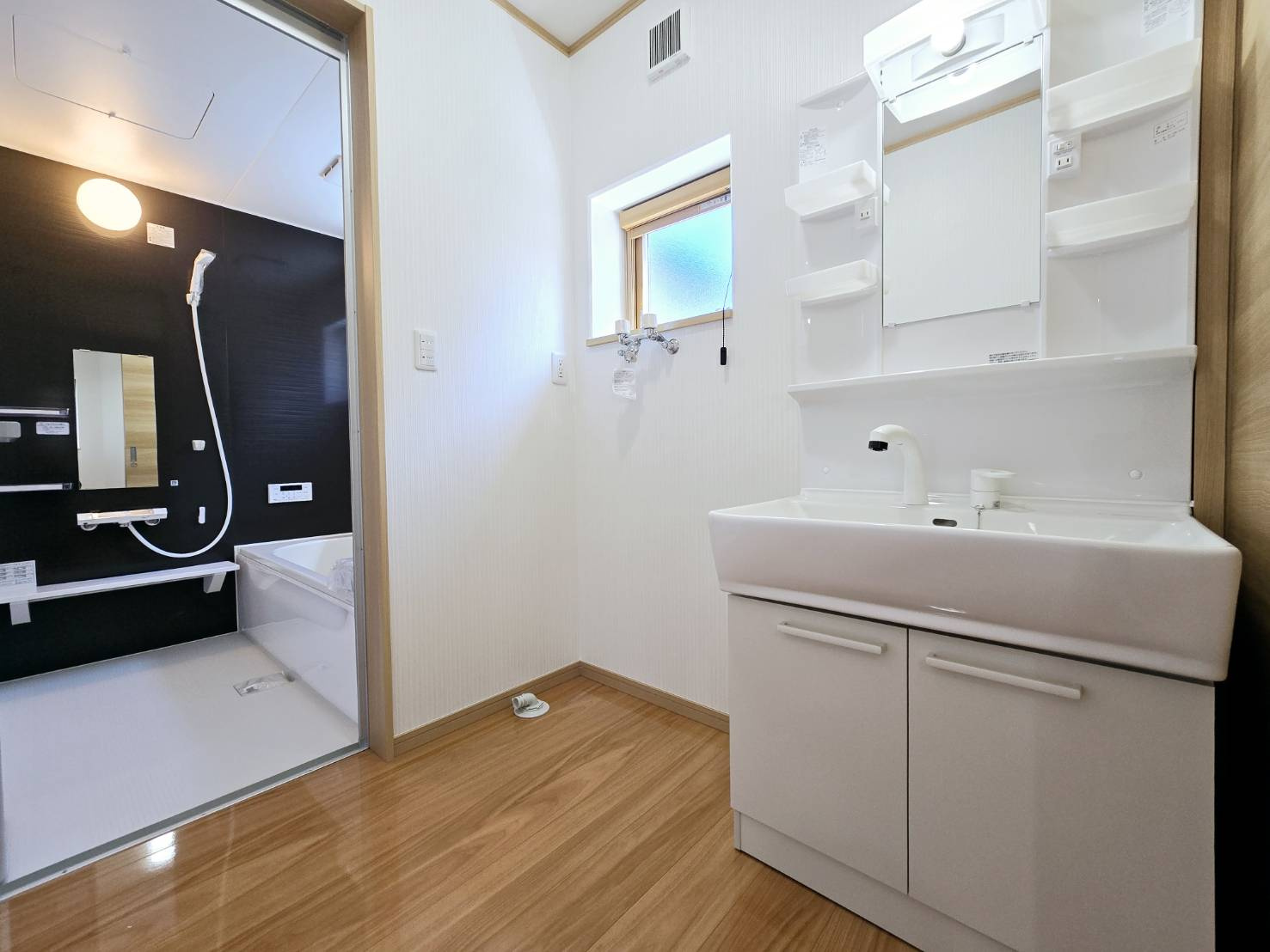 八戸市諏訪2丁目 B棟の洗面所