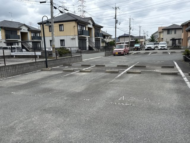 ヴェルジュール別所Ａの駐車場