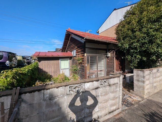 鳥取市新品治町中古戸建の外観
