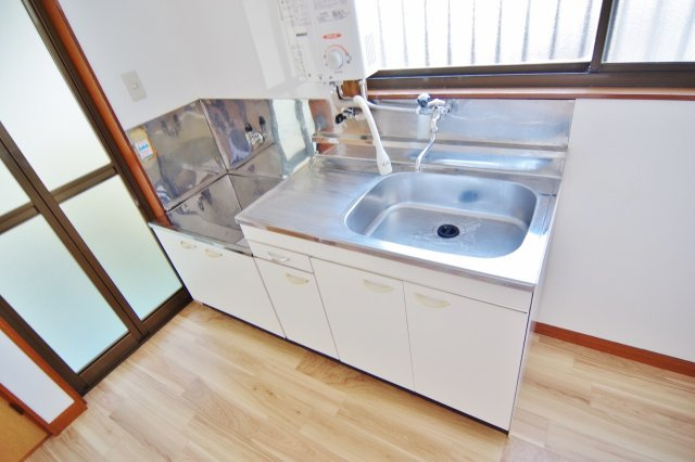 コンパクトなキッチンで掃除もラクラク