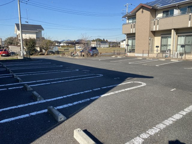 フェニックス ウィン Aの駐車場