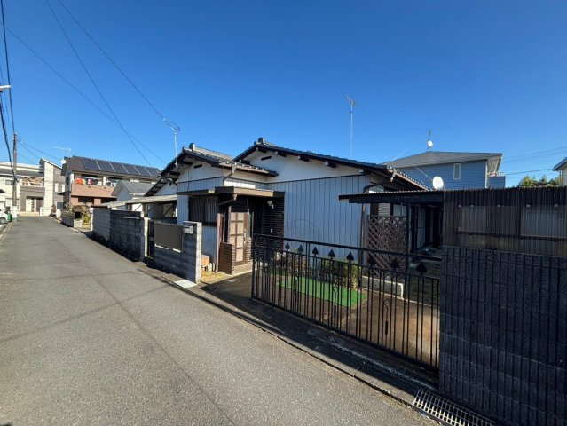 ひたちなか市大字津田　中古戸建の前面道路含む現地写真