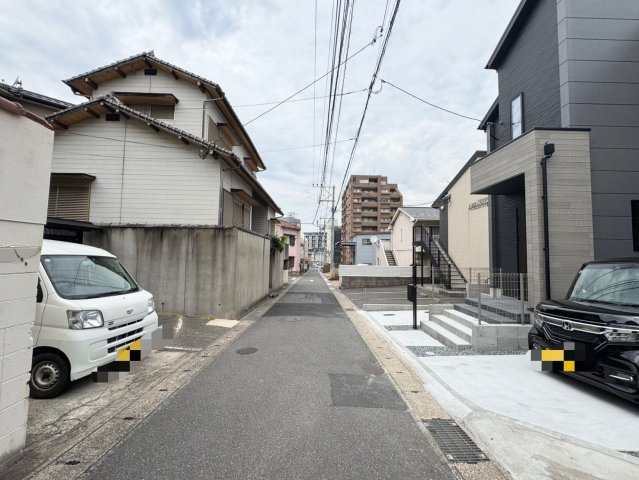 ーAdoble＋ー小倉北区高峰町1期　【小倉北区　新築戸建て】の前面道路含む現地写真|周辺には買い物施設多数あり便利な立地【小倉北区　新築戸建て】