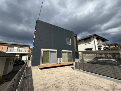 【庭】 | 呉市焼山泉ヶ丘二丁目　戸建 | 広い庭のある物件です
