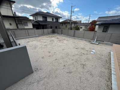 【庭】 | 呉市焼山泉ヶ丘二丁目　戸建 | 庭に立水栓あり