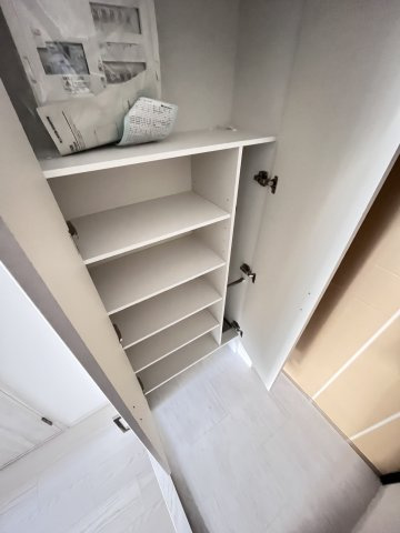 大阪市都島区中野町５丁目の賃貸マンションの玄関