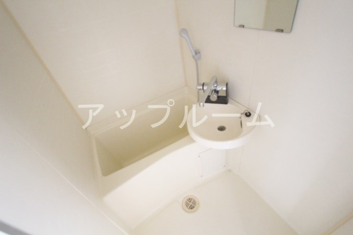 グローリ大島の浴室