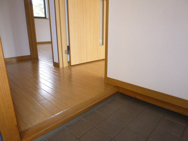 倉敷市菰池３丁目のアパートのエントランス