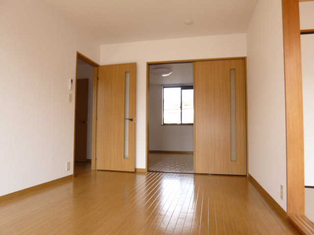 パークサイドハイツの居間・リビング|洋室