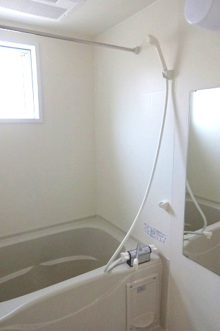 平野アパートの浴室|日々の疲れを癒すお風呂付です