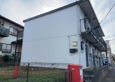 【外観】 | ハイツ葦 | 最寄り駅が近いなどの交通アクセスが良い土地だと暮らしやすいですよね。通勤・通学の観点から土地を選ぶことも大切です！自身や家族のライフワークからあったの物件を探しましょう！当社営業がお力になります！