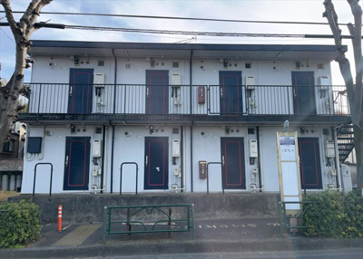 【外観】 | ハイツ葦 | 土地の形が極端に長細かったり、狭小地、あるいは道路との高低差がある傾斜地だった場合、後々売ろうとしても買い手がつかない場合もあります。後々、売却することになった時に価値の下がらない土地を選びましょう。