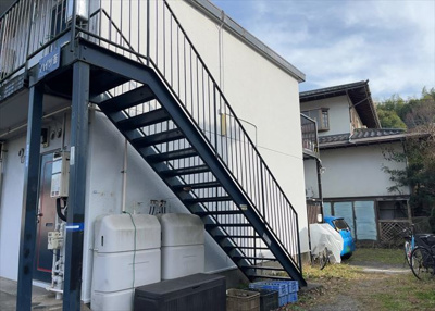 【外観】 | ハイツ葦 | 土地の面積＝住宅面積ではありません。建ぺい率の問題などで、土地のある場所によって住宅を建てられる面積は限られています。高さもしかり、「土地」という言葉の中には、建築条件も含まれると考えておきましょう。