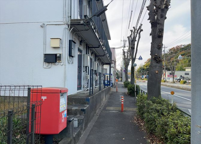 【外観】 | ハイツ葦 | 土地購入を検討されている場合、境界杭がない状態で購入してしまうと境界確定測量をする必要があり、費用がかかります。購入の前に、売主、隣土地所有者立ち合いのもと境界を確定し境界杭を設置するのがベストです。