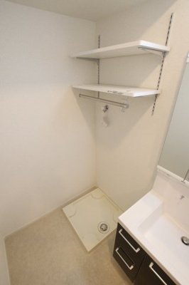 【設備】 | ラ・ストラーダ・シィ・アプレⅡ | 室内洗濯機置場